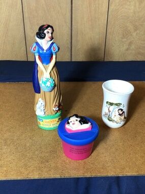 SNOW WHITE: BUBBLE BATH CONTAINER; STONEWARE MUG; SNACK BOX